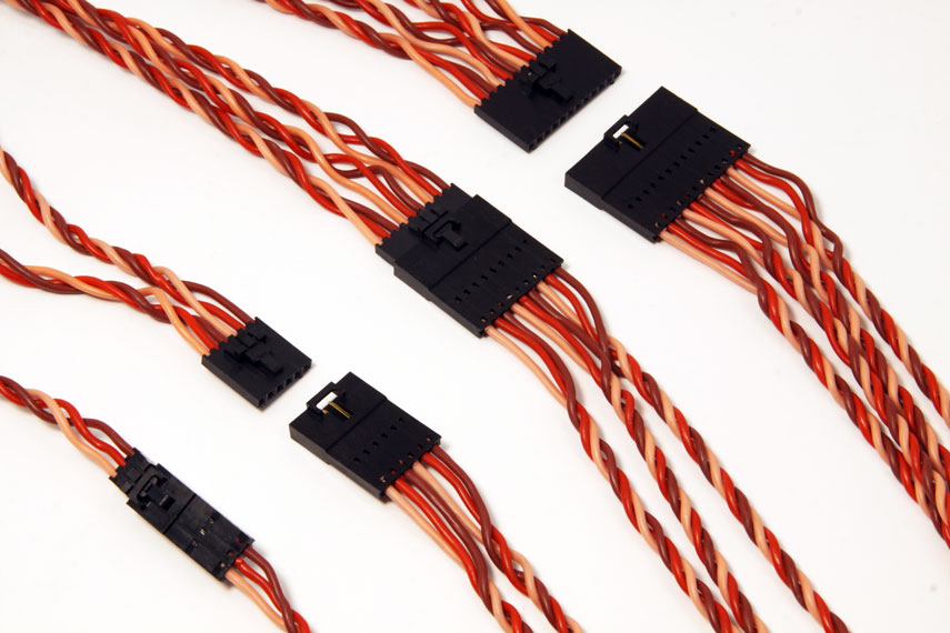 One connection - up to 4 servos!